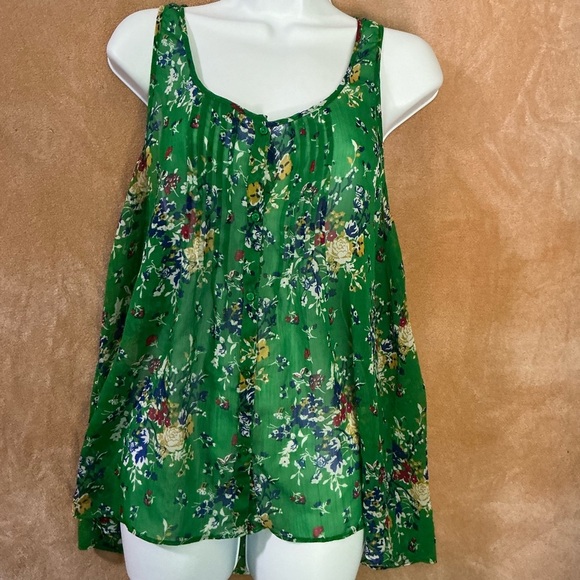 Floral Green Sleeveless Top - Picture 2 of 6